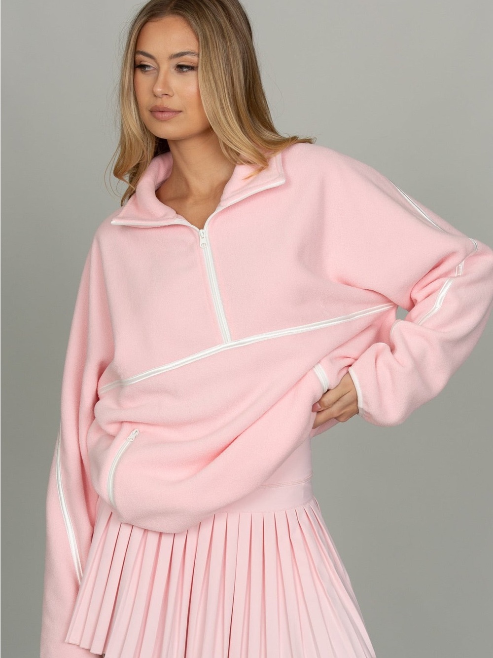 GOLD HINGE | Almond Blossom Minimalistic Half-Zip Pullover - Picture 2 of 7